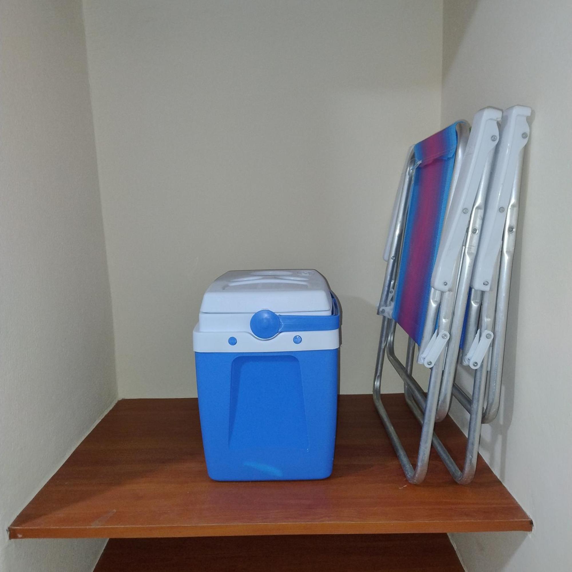 Kitnets A 200 M Da Apartment